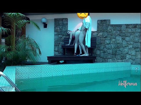 ❤️ Bòs envite sèvant nan pisin lan, men li pa t 'kapab reziste yon cho Videyo pònografi nan pònografi ht.porno24-7.ru ❌️❤
