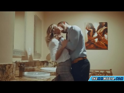 ❤️ Lè yon blond bèl sedui ou nan yon twalèt piblik Videyo pònografi nan pònografi ht.porno24-7.ru ❌️❤